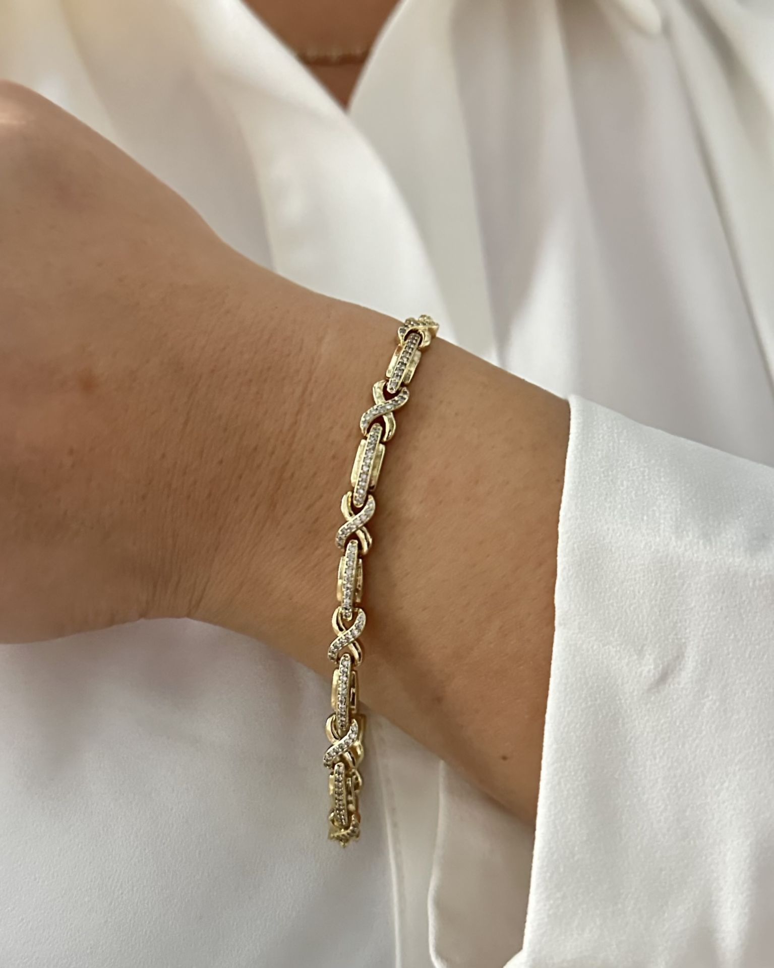 Açık Gold X Geçişli Taşlı Künye