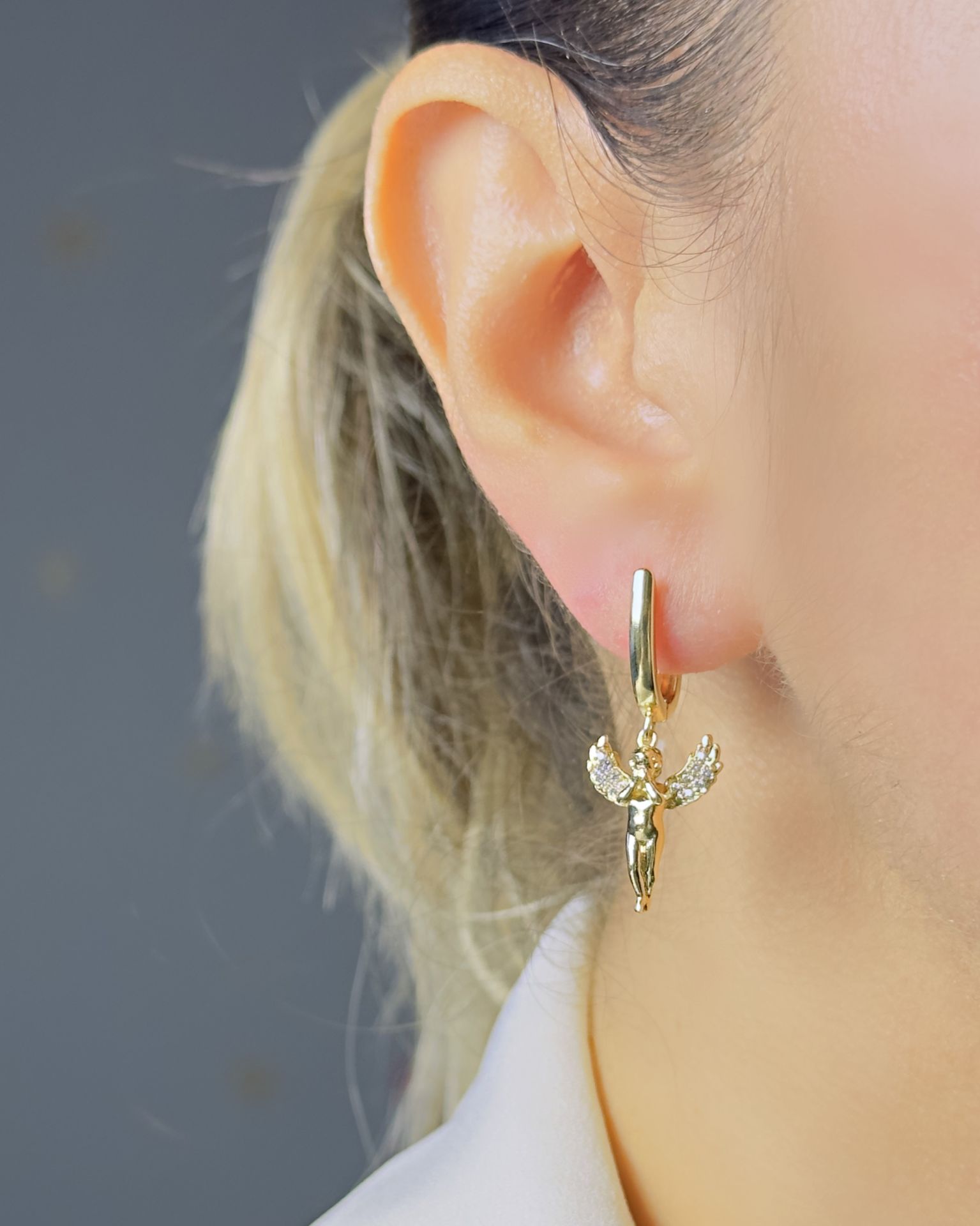 Melek Figürlü Küpe