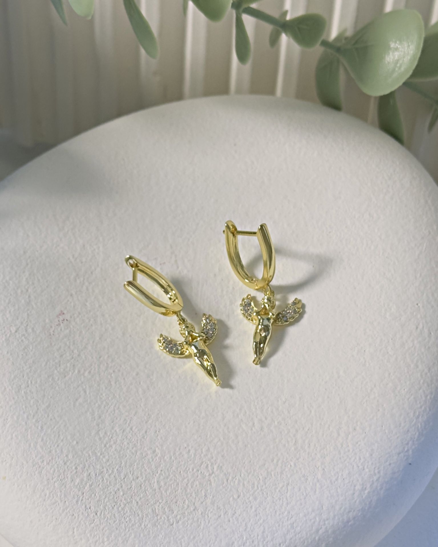 Melek Figürlü Küpe