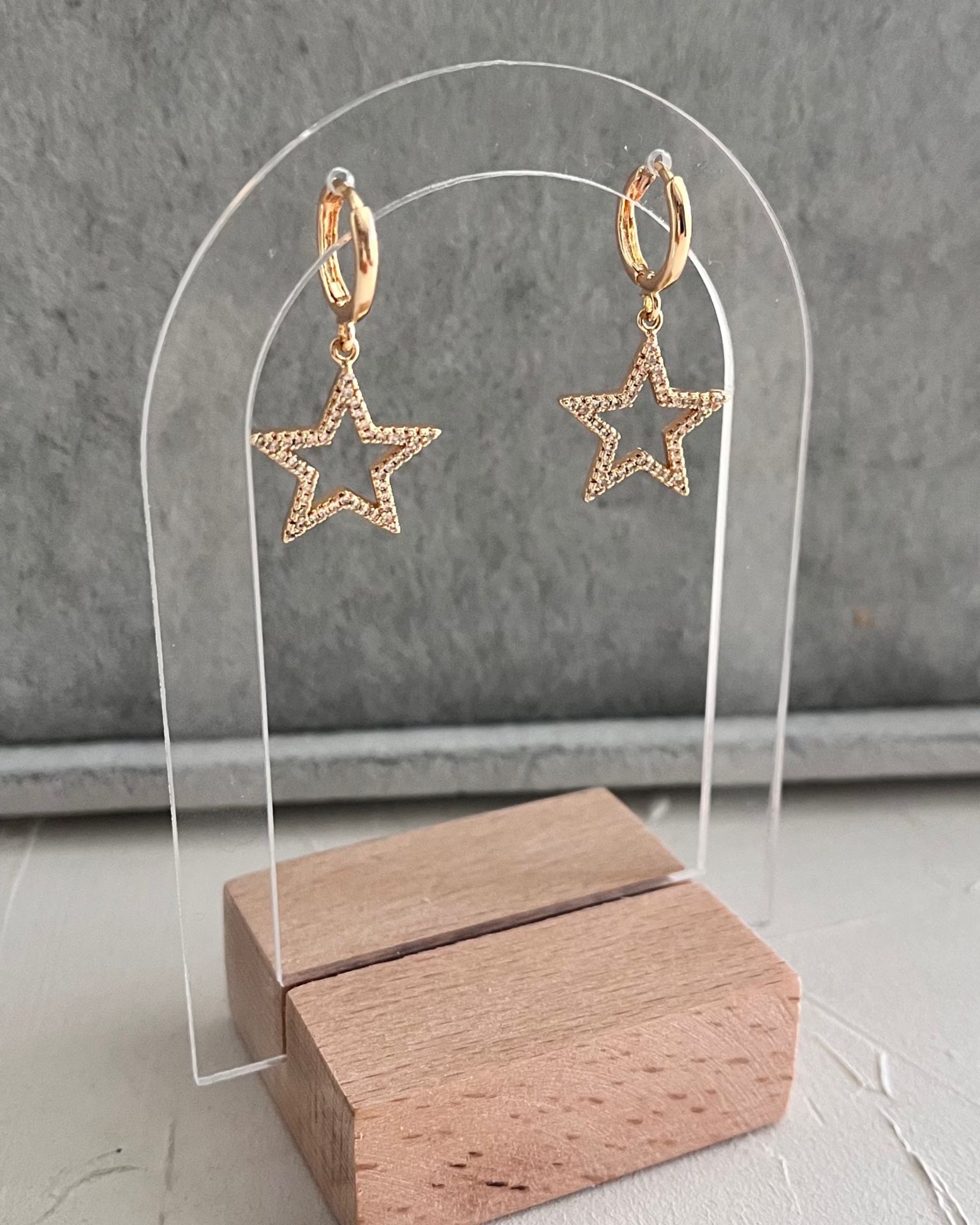 Gömme Taşlı Yıldız Küpe-Gold