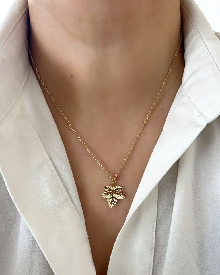Açık Gold Çınar Yaprağı Kolye
