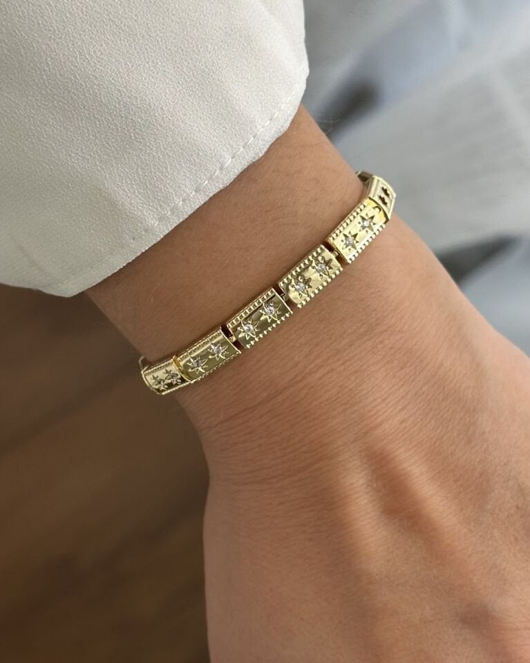 Açık Gold Yıldız İşlemeli Plaka Bileklik