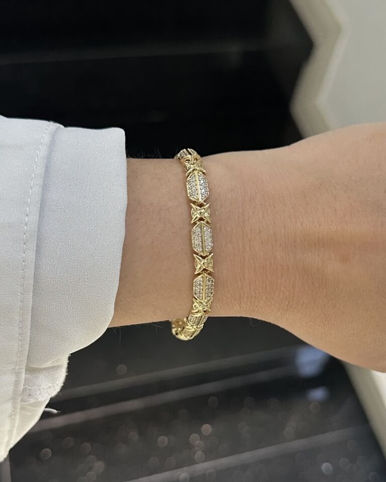 Açık Gold X Detaylı Taşlı Bileklik