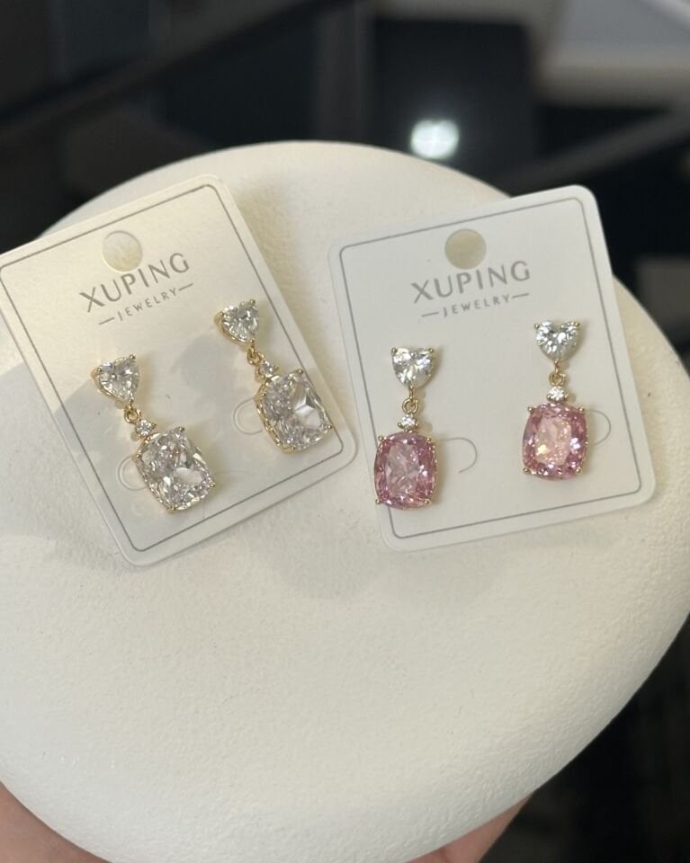 Açık Gold Kalp ve Kare Taşlı Küpe