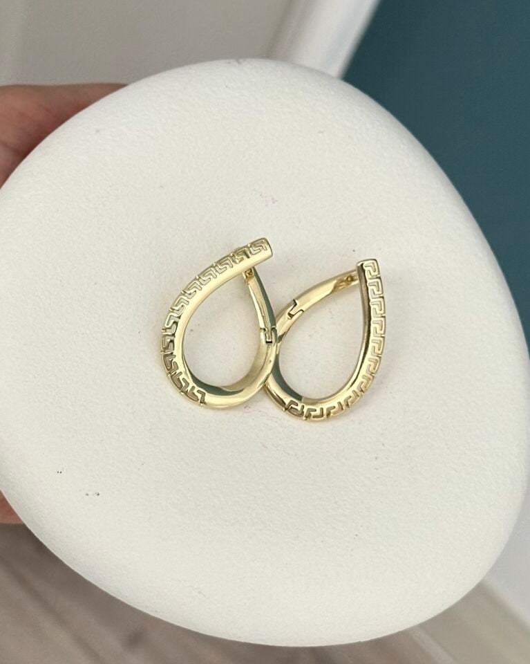 Açık Gold Asimetrik Desenli Küpe