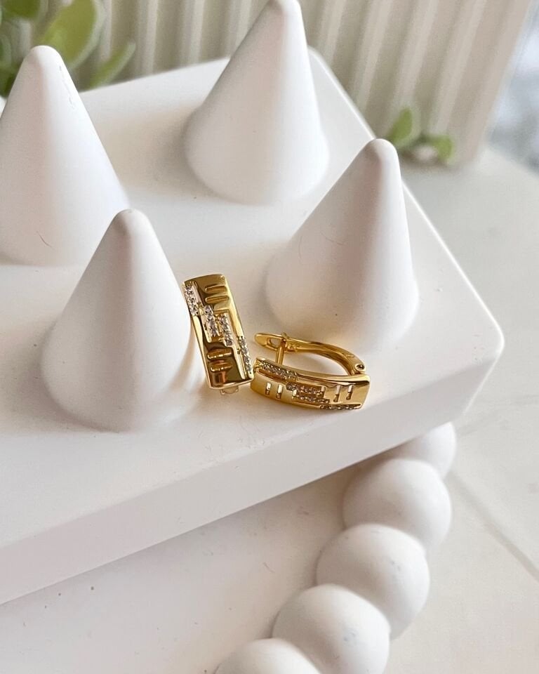 14k Açık Gold Geometrik Desenli Küpe