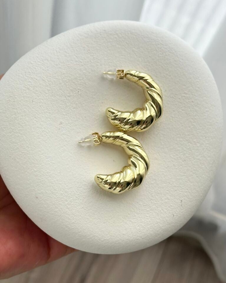 Açık Gold Kruvasan Küpe
