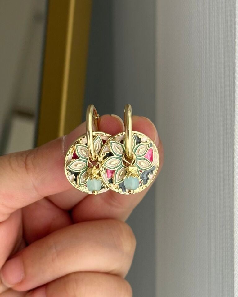 Pembe Detay Vintage Floral Küpe