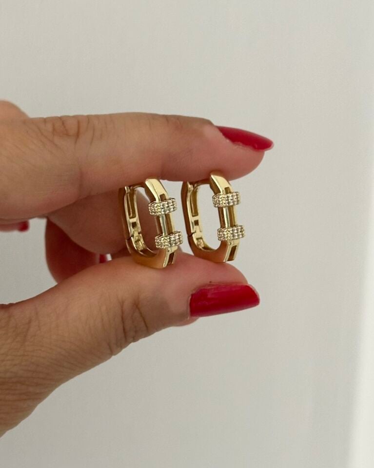 Açık Gold Taş Detaylı Kare Küpe