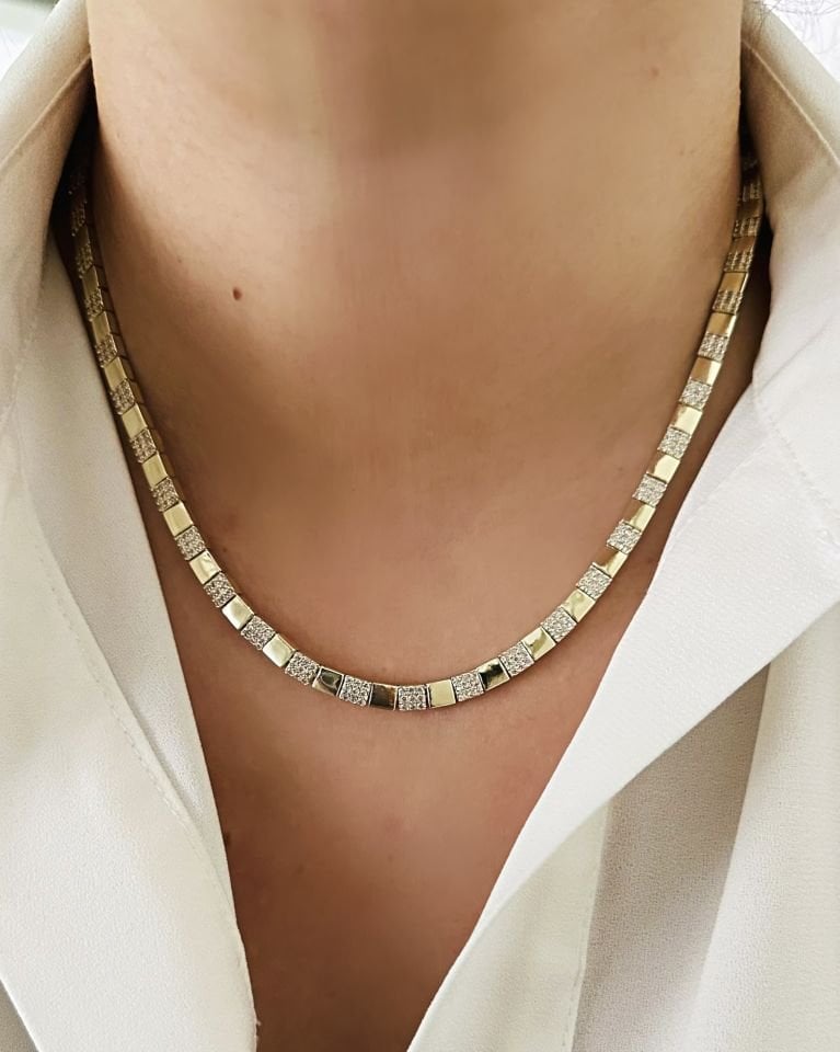 Açık Gold Taşlı Kare Motifli Kolye